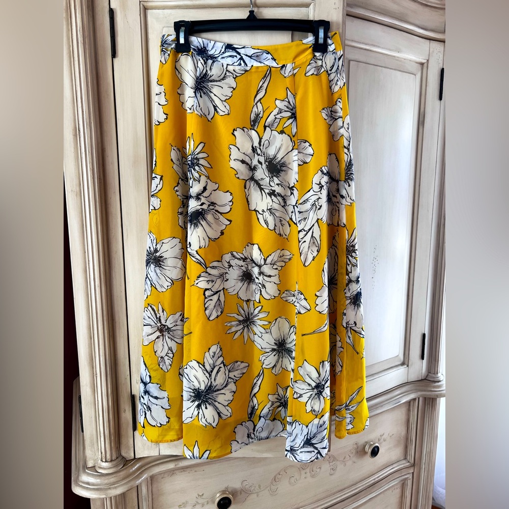Ann Taylor floral print yellow skirt